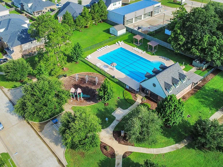 24503 Hikers Bend Dr — Photo 37