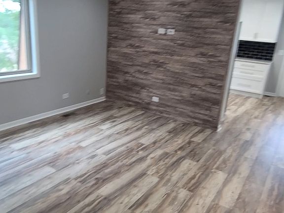 4th image of 212 S 4th St APT 3