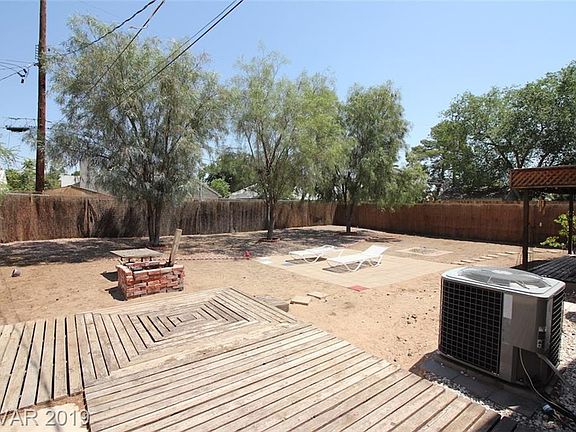 2nd image of 1031 Bracken Ave