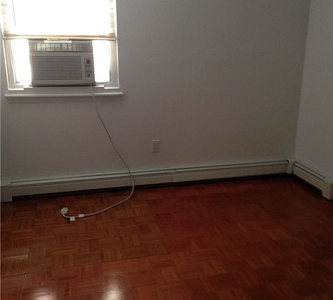 4th image of 22 Franklin Ave