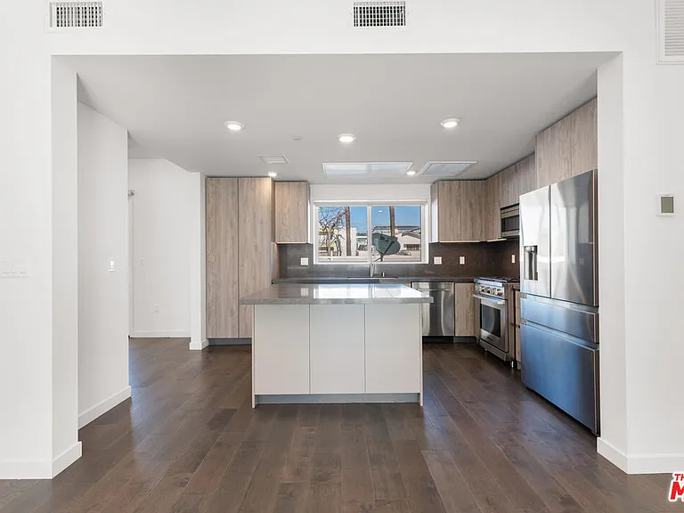 849 N Alta Vista Blvd #1 — Photo 8