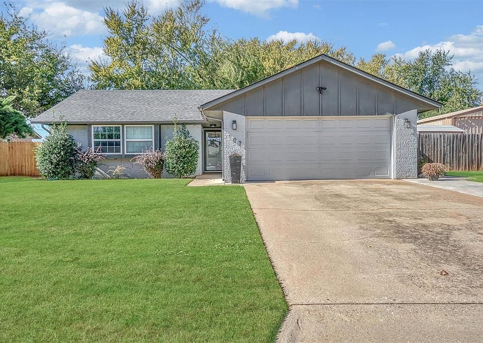 1st image of 107 Sondra Dr