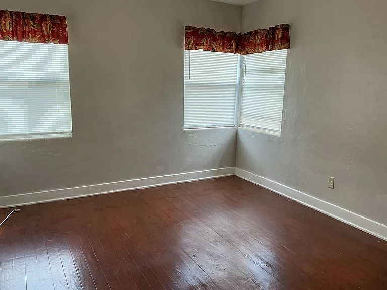 721 E Lowell St — Photo 17