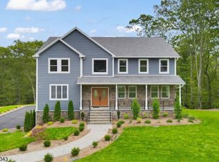 24 Eagles Nest Ter, Terrace, NJ 07480