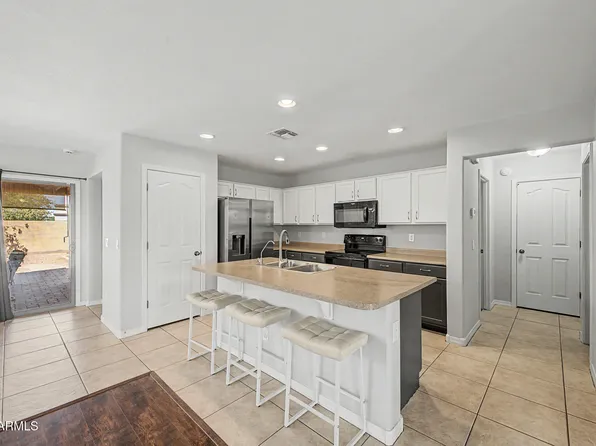 32974 N SANDSTONE Drive, San Tan Valley, AZ 85143