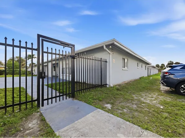 5704 NW 28th St, Fort Lauderdale, FL 33313