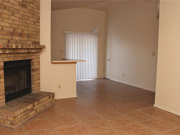 3rd image of 1380 Trudy Elaine Dr APT B