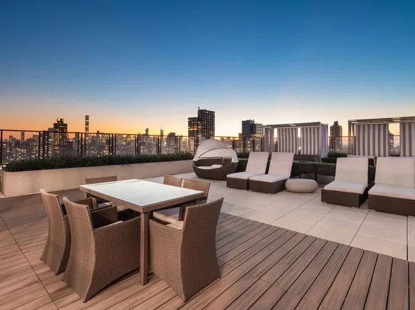 1735 York Avenue image 14 of 19