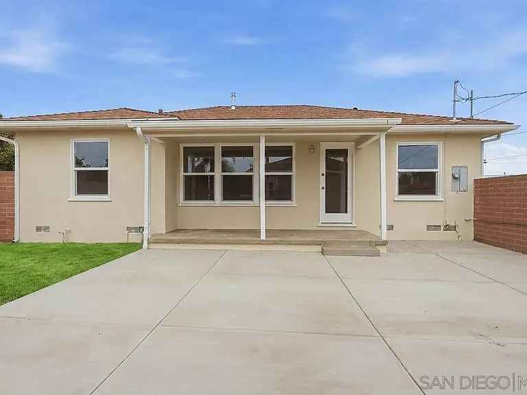 6593 Delfern St — Photo 23