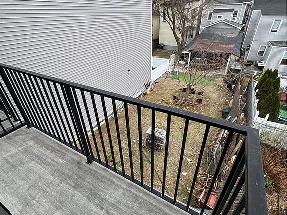 2nd image of 126 Governor St Floor 1