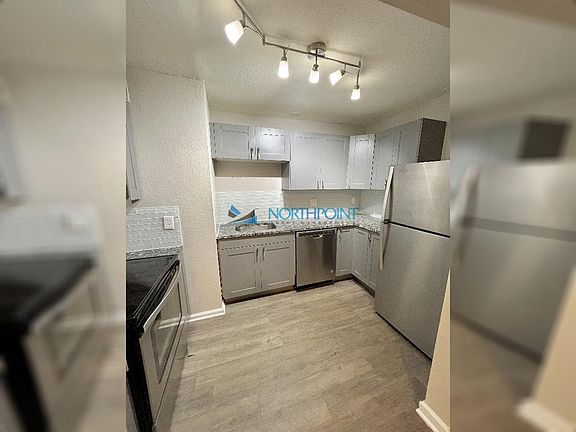 4th image of 3710 Wyandotte St #8