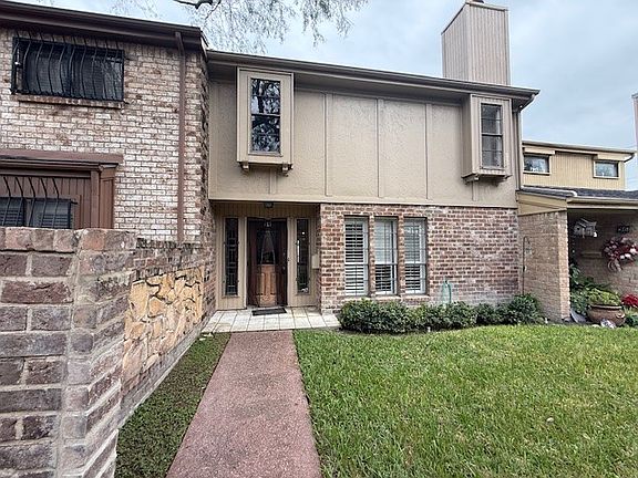 2nd image of 97 Lake Shore Dr