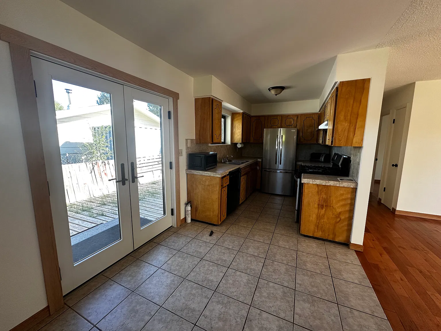 3 bed, 1008 sqft, $1,350 — Photo 3