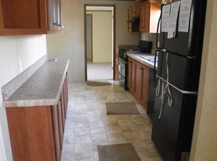 520 Inwood Cir, Syracuse, IN 46567