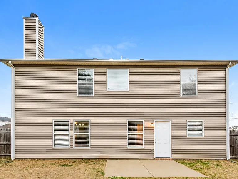 2653 Sutherland Dr — Photo 17