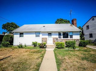 7 Brighton Pl, Hicksville, NY 11801
