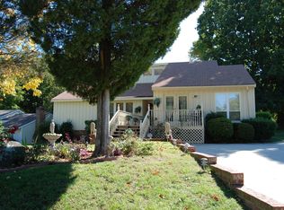 10113 Wood Ct, Charlotte, NC 28277