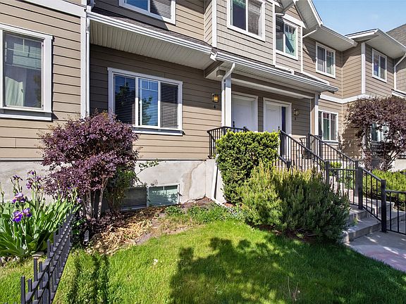3rd image of 600 Sherwood Rd Unit 4
