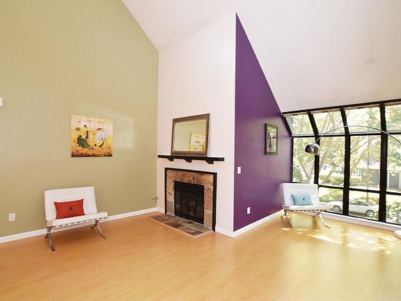 5th image of 1017 Foxchase Dr