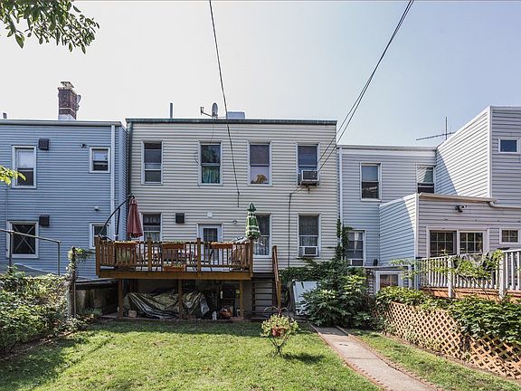 2nd image of 5021 Celtic Ave