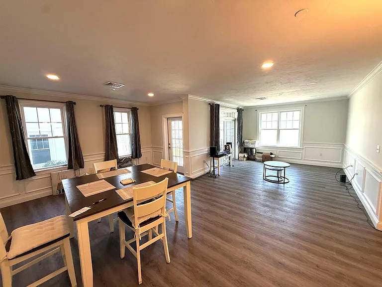 27 1st St #1 — Photo 3