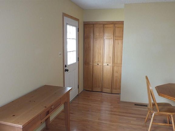 5th image of 235 Fairview Ave
