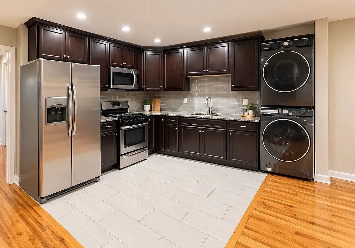 3 bed, 1000 sqft, $3,500 — Photo 1
