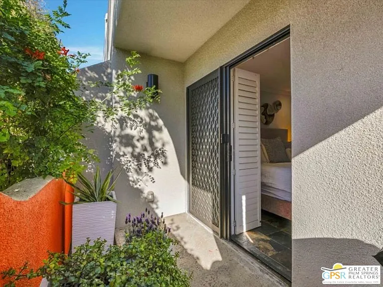 N Hermosa Dr — Photo 17