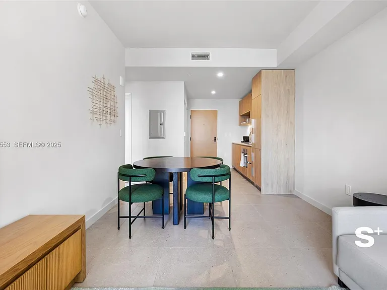 11 NE 6th St #1910 — Photo 14