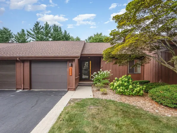5005 Grandview Cir, Midland, MI 48640