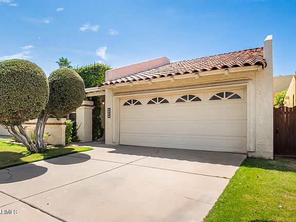 3rd image of 2037 W NAVARRO Avenue