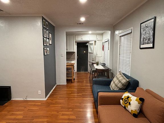 2nd image of 5902 Jillson St