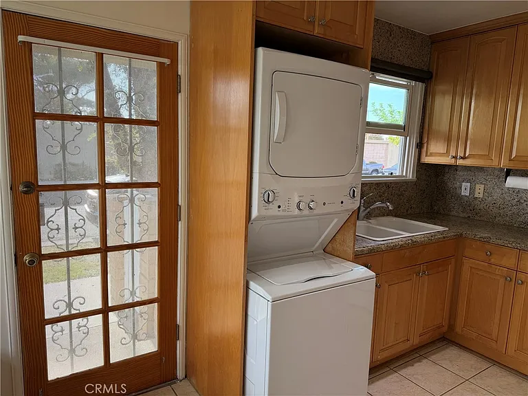3017 W Victory Blvd — Photo 10