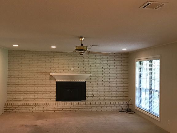 Large LR with fireplace

