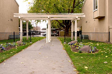 Woodland Oaks Entry to Property