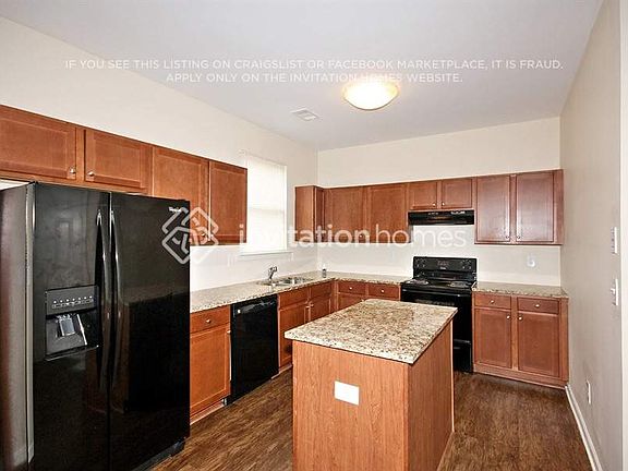 4th image of 4002 Oak Field Dr