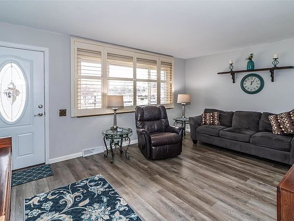 2nd image of 1225 Parakeet Ln