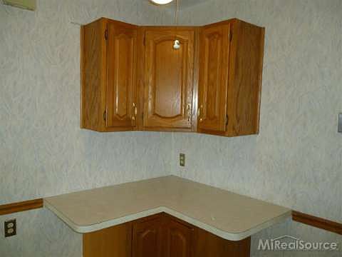 4th image of 14250 Deering St