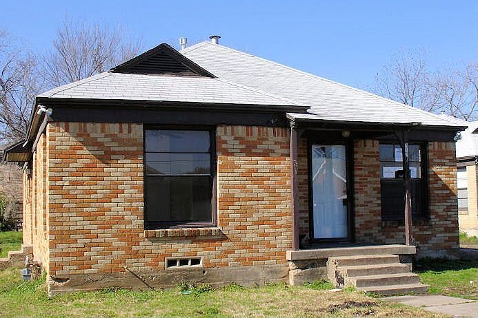 1st image of 317 NE 12th St
