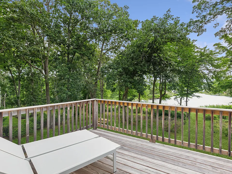 28 Oyster Shores Rd