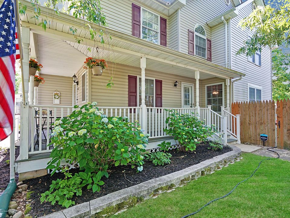 1st image of 2111 Schoeberlein Ave