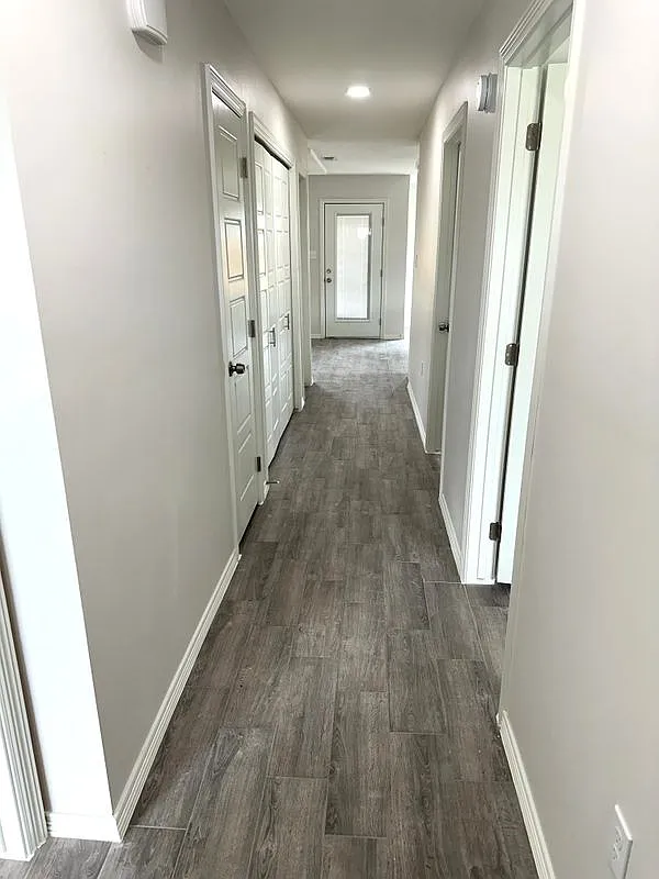 3 bed, 2.0 bath, 1200 sqft, $1,700 — Photo 3