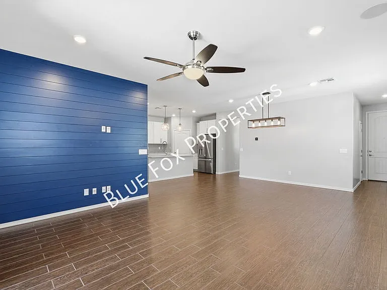 8670 N Genoa Ct — Photo 3