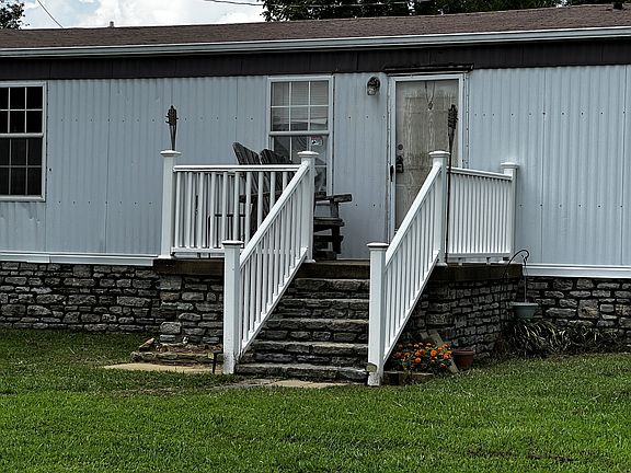 2nd image of 1109 Scenic Rd