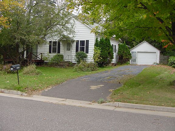 3rd image of 704 E 6th St