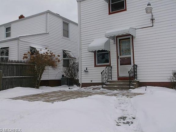 4th image of 1612 Redwood Ave