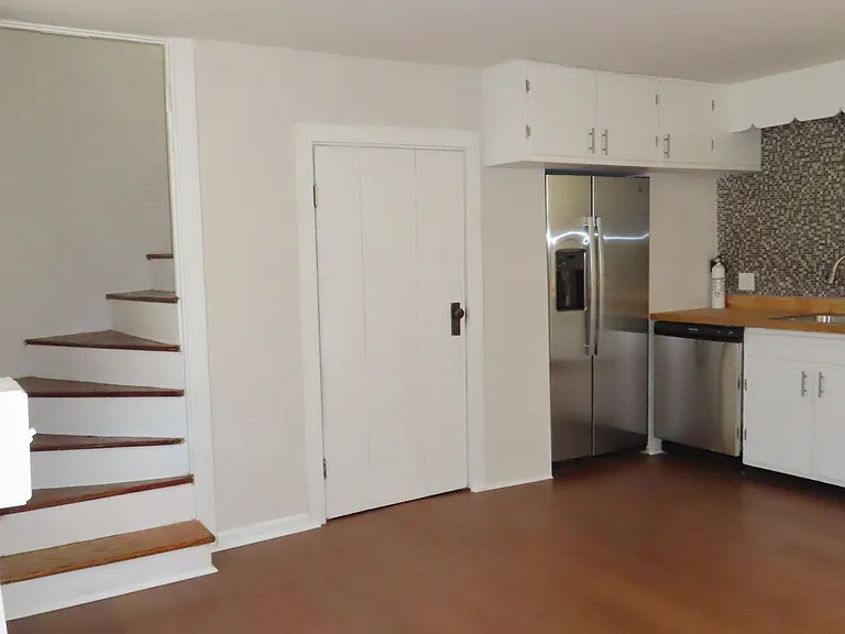 1008 Reading Ave — Photo 11