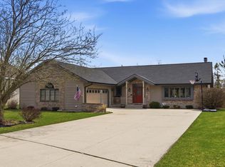 2029 White Pine Ln, Sheboygan, WI 53083