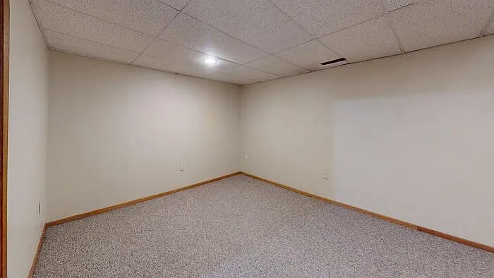 1109 E Indiana Ave — Photo 15