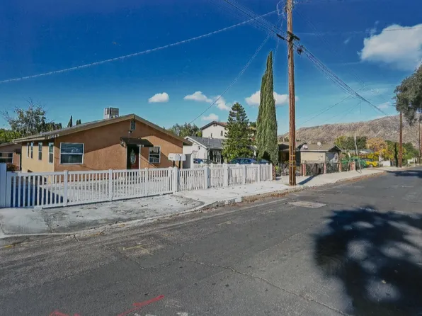 10619 Rhodesia Ave, Sunland, CA 91040